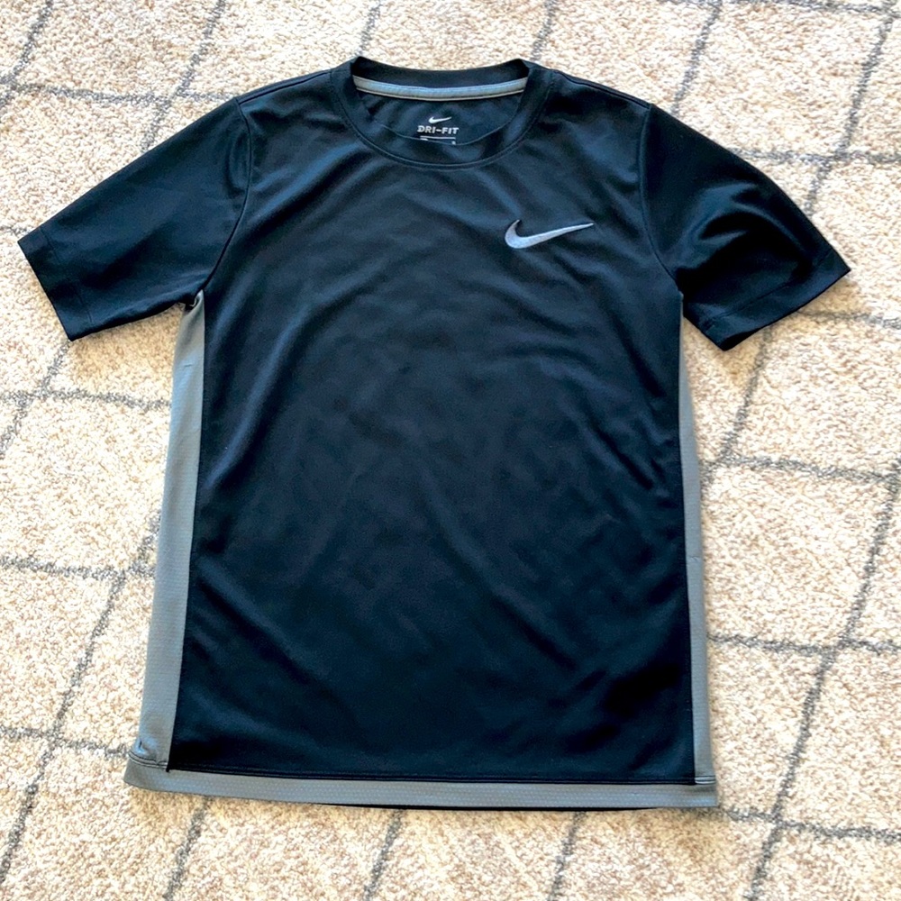 Nike Dri-Fit Shirt